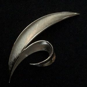 Trifari silver tone leaf pin